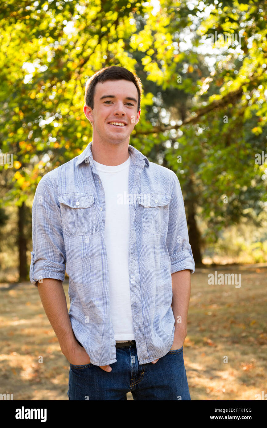 Porträt eines jungen Mannes, der ein Abiturient in Oregon. Stockfoto