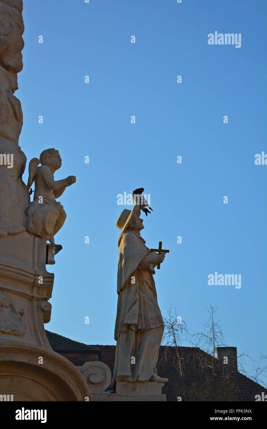 Detail des Denkmals der Dreifaltigkeitskirche in Timisoara. Stockfoto