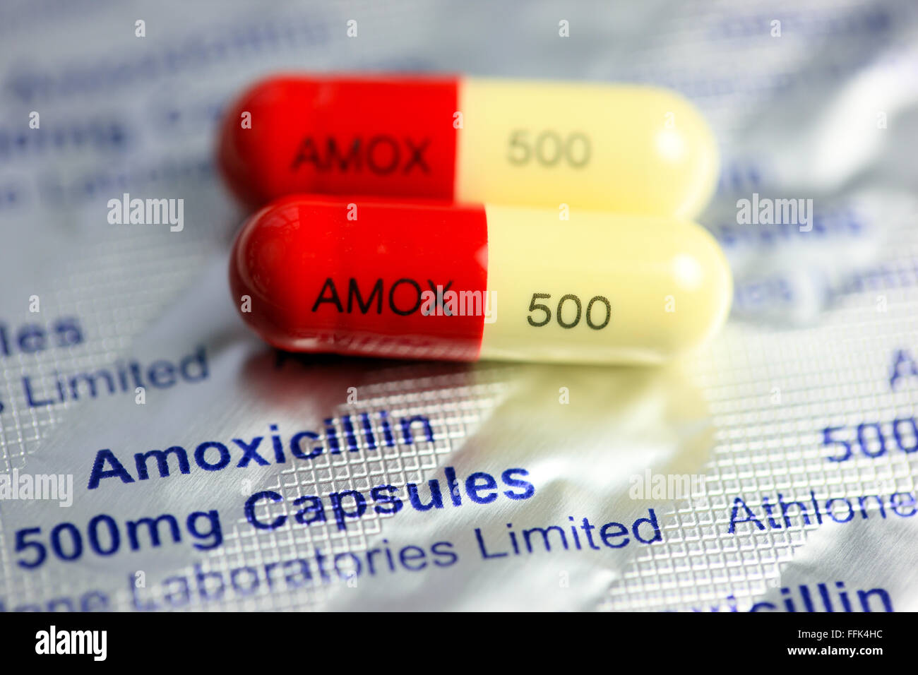 AMOXICILLIN-KAPSELN - BEACHTEN SIE, DASS SIE EIN FOTO KAUFEN, NICHT DIE TABLETTEN!! Stockfoto