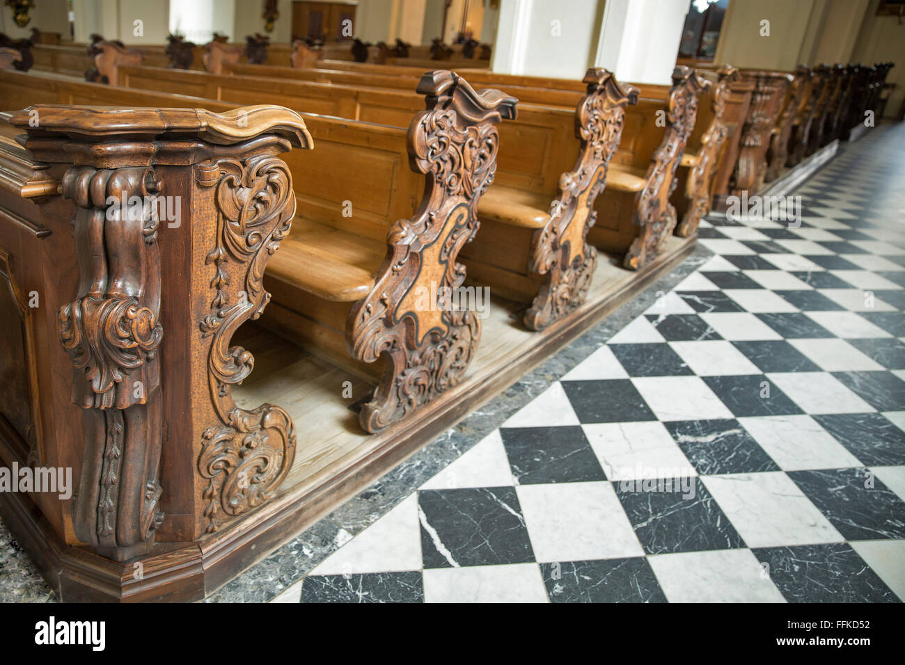 Der Beistand der Kirche Our Lady oder Mariahilferkirche Interieur in Graz, Österreich Stockfoto