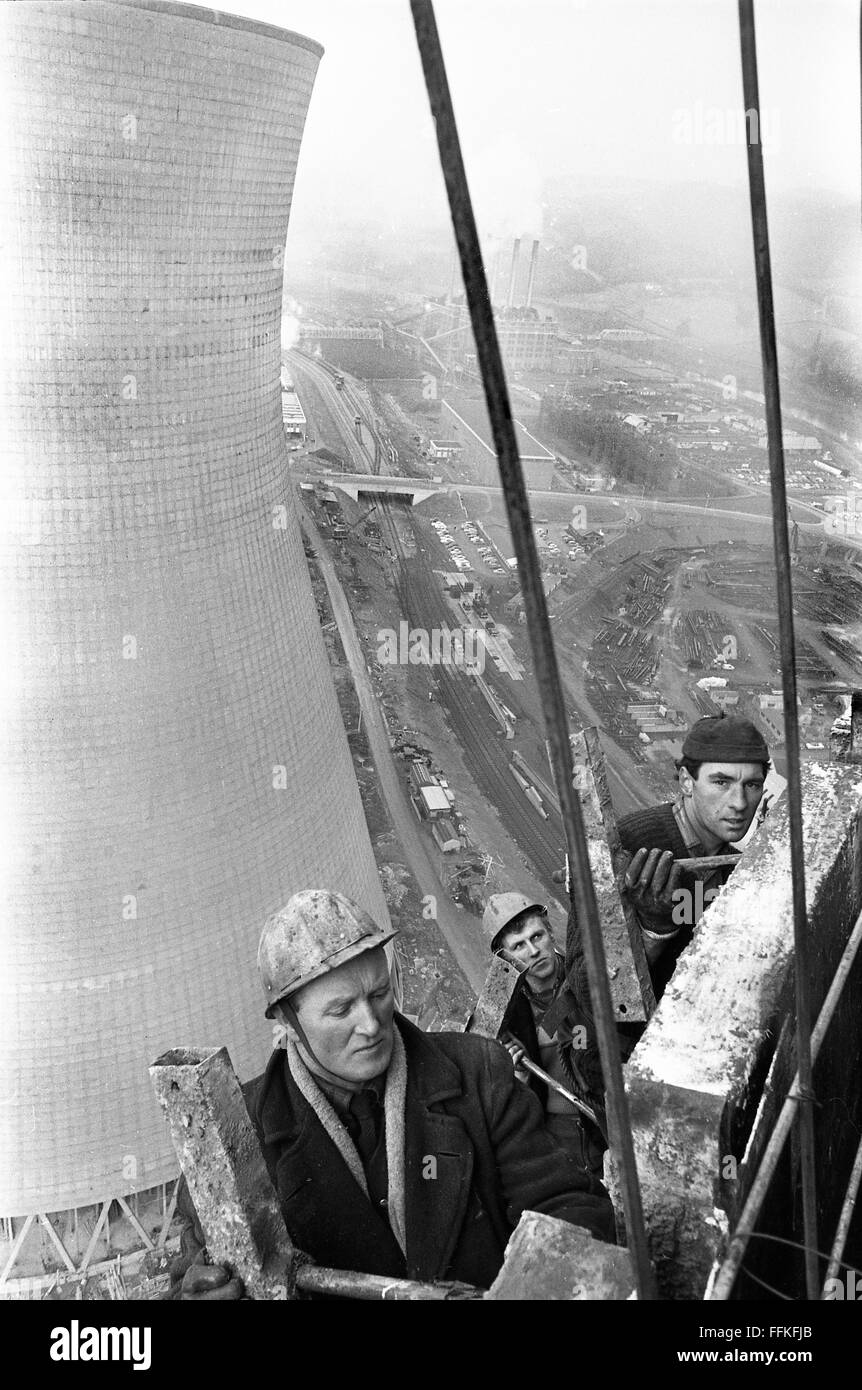Bauarbeiter Bau Bau Ironbridge Kraftwerk Kühltürme 1966 Stockfoto