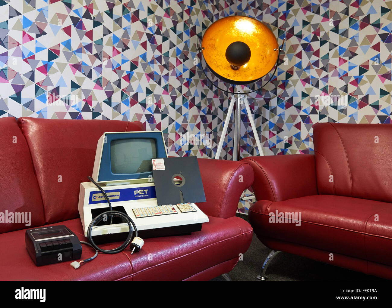 Dortmund, Deutschland. 16. Dezember 2015. Ein Commodore PET 2001 von 1977 für die geplanten Computer-Spiele-Museum in Dortmund, Deutschland, 16. Dezember 2015. Das Deutsche Museum der digitalen Kultur soll im Frühjahr 2016 in Dortmund zu öffnen. Foto: Bernd Thissen/Dpa/Alamy Live News Stockfoto