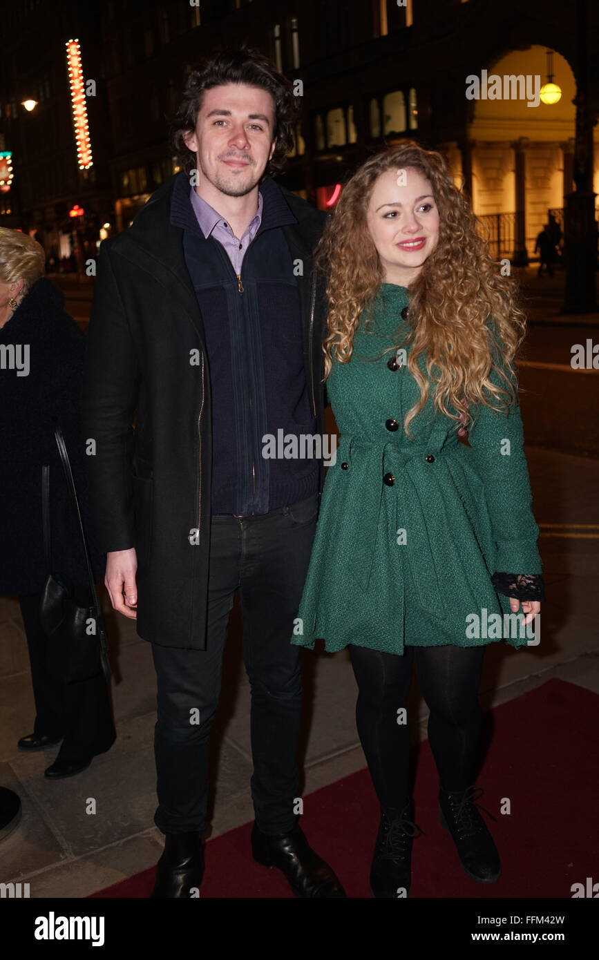 London, UK. 15. Februar 2016. Carrie Hope Fletcher besucht die "Hand zu Gott" drücken Sie die Nacht im Vaudeville Theatre am 15. Februar 2016 in London, England. Bildnachweis: Siehe Li/Alamy Live News Stockfoto