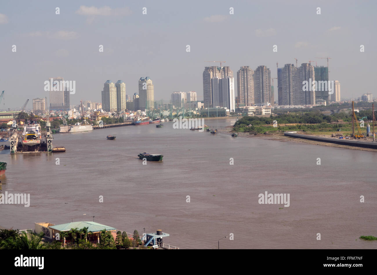 Viet Nam frei von Chinesisch über U SA until1975, 900AD und Französisch 1855-1955. Saigon-Flusses, wie es geht durch die Renaissance, Stockfoto