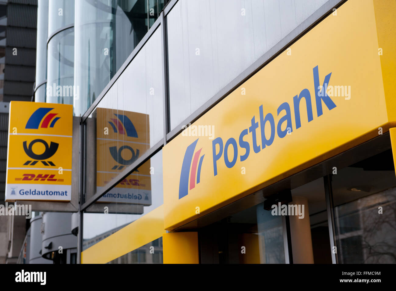 Pictrure des Eingangs der Postbank in Frankfurt am Main, aufgenommen am 02.10.16 Stockfoto