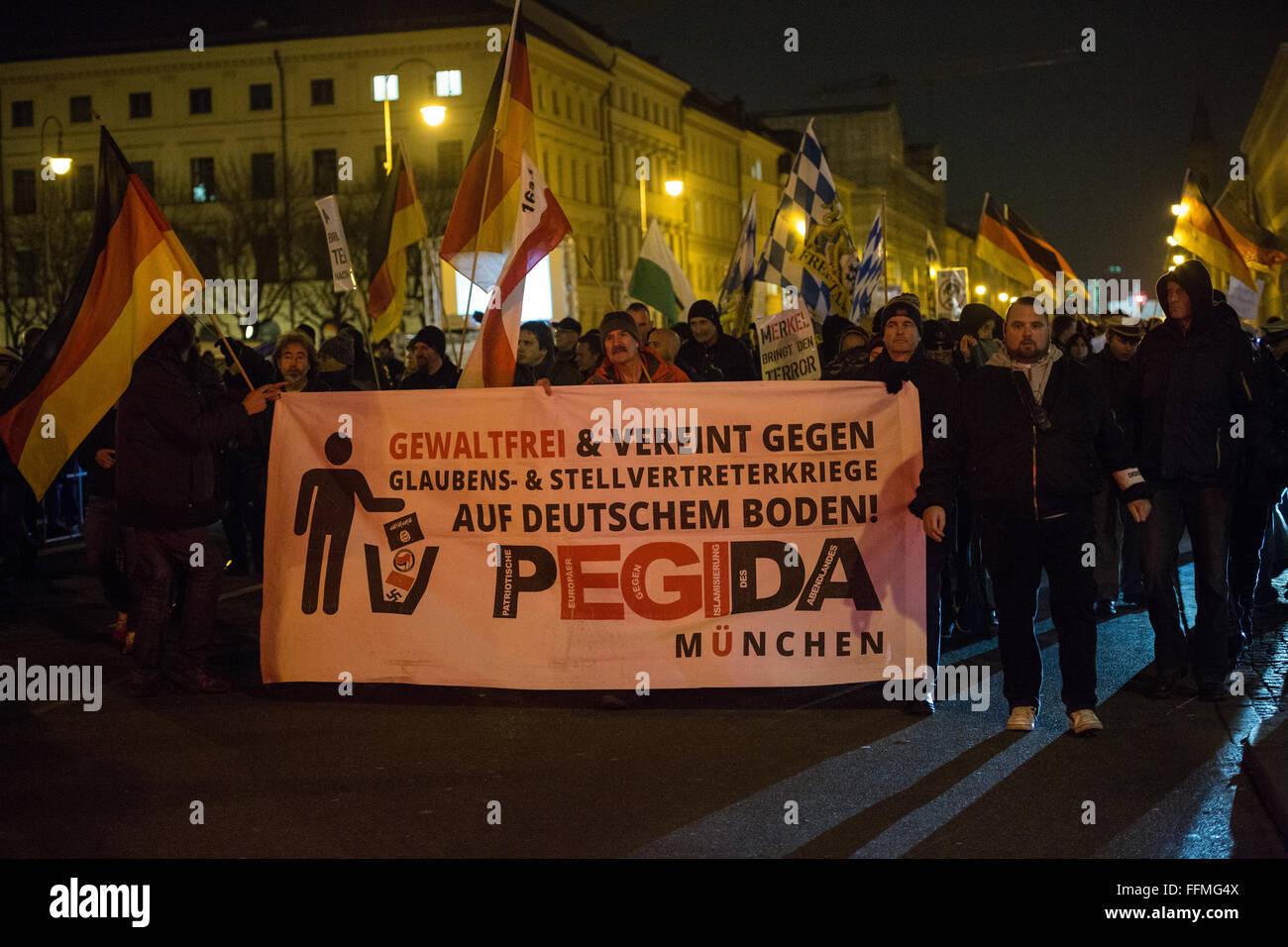 München, Deutschland. 15. Februar 2016. Pegida Hauptbanner auf der Demonstration. Bildnachweis: Florian Bengel/Alamy Live-Nachrichten. Stockfoto