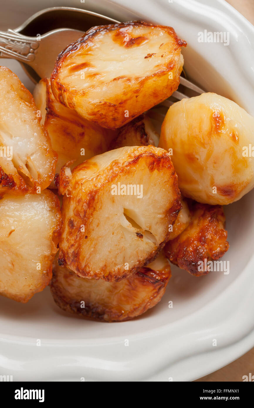 Bratkartoffeln in Rinderfett gekocht, bis Sie golden und knusprig eine beliebte Beilage zu Braten Abendessen Stockfoto