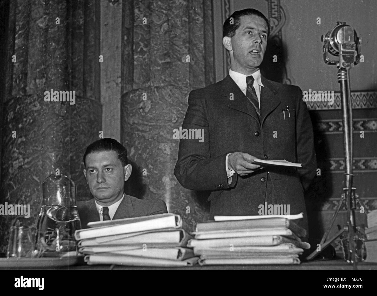 Alapi, Gyula, Dr., 18.12.1911 - 18.2.1982, ungarischer Rechtsanwalt, halb so lange, als Staatsanwalt beim Prozess gegen Laszlo Rajk wegen angeblicher "Titoismus" und Spionage, Budapest, 16. - 24.9.1949, Stockfoto