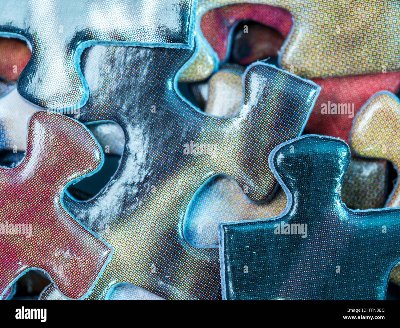Hintergrund der verstreuten bunte Puzzle-Teile Stockfoto