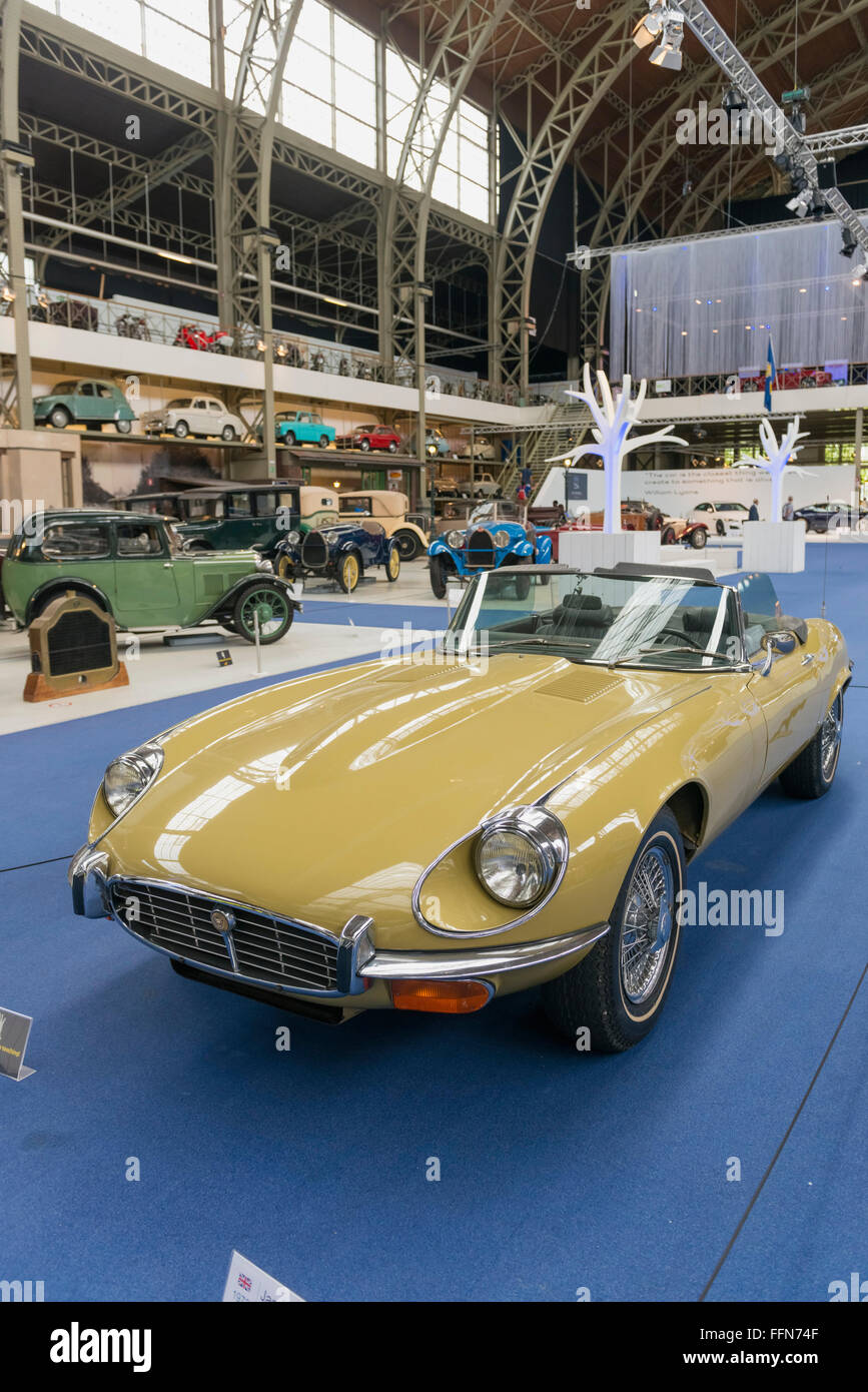 Jaguar E-Type wird in Autoworld, Brüssel, Belgien, Europa gezeigt Stockfoto
