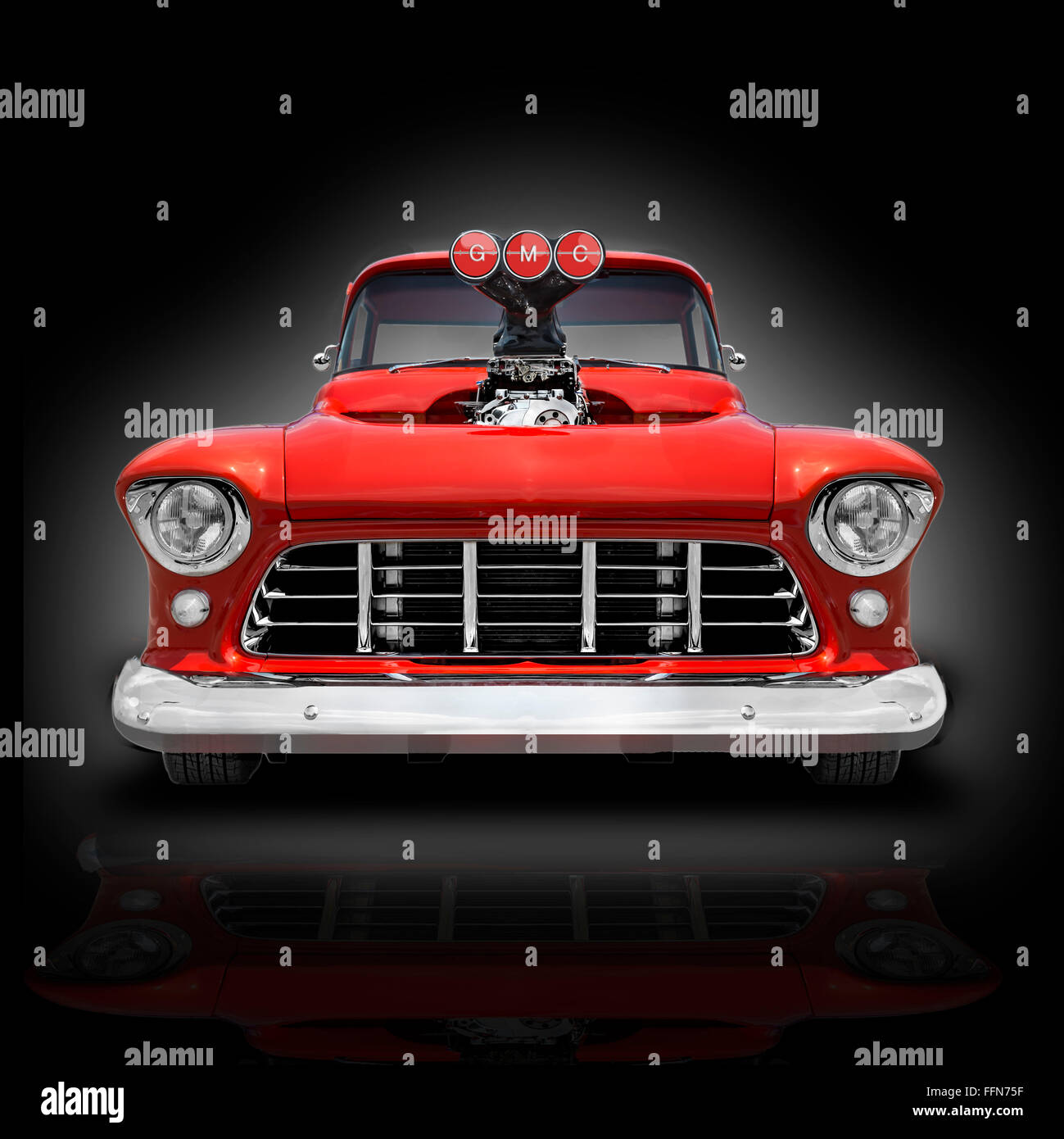 Eine dramatische Studio Stil Foto von einem 1956 GMC Hot Rod Pickup-truck Stockfoto