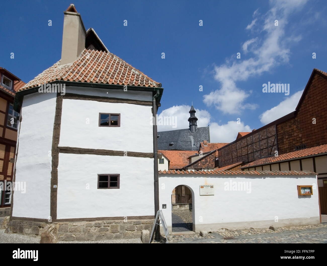 Geographie/Reisen, Deutschland, Sachsen-Anhalt, Quedlinburg, Gebäude, Ständerbau Haus, gebaut: aus dem 13. Jahrhundert, Außenansicht, Additional-Rights - Clearance-Info - Not-Available Stockfoto Geographie/Reisen, Deutschland, Sachsen-Anhalt, Quedlinburg, Gebäude, Ständerbau Haus, gebaut: aus dem 13. Jahrhundert, Außenansicht, Additional-Rights - Clearance-Info - Not-Available Stockfoto