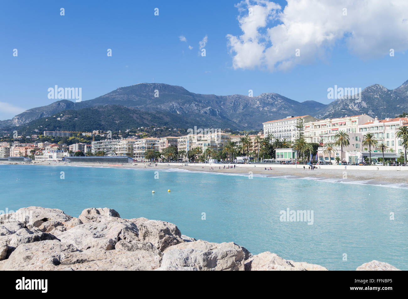 Direkt am Meer, Menton, Alpes Maritimes, Provence Alpes Cote d ' Azur, Frankreich, Europa Stockfoto
