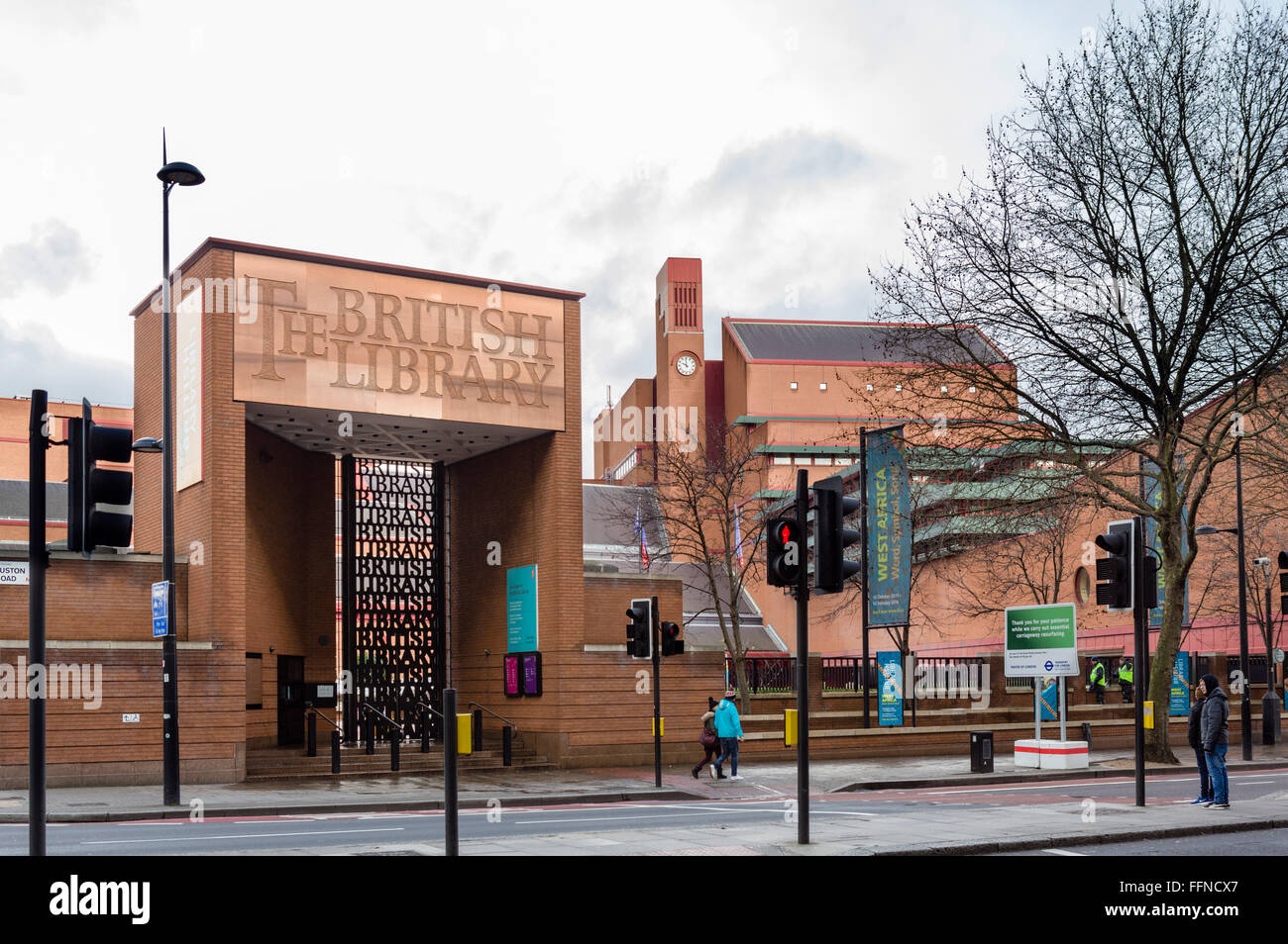 Eintritt in die British Library auf Euston Road, London, England, Vereinigtes Königreich Stockfoto