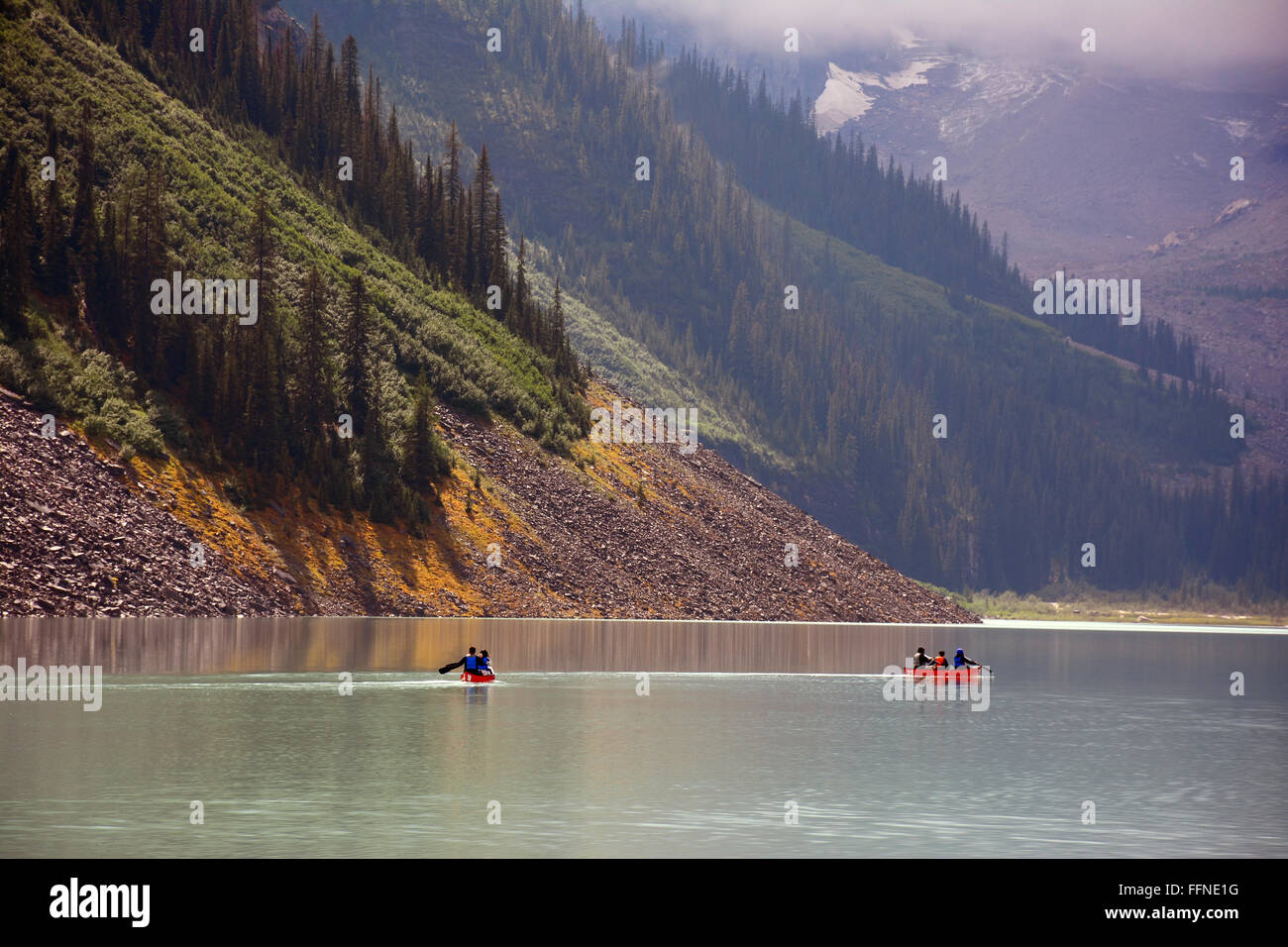 Kanu in Lake Louise Stockfoto