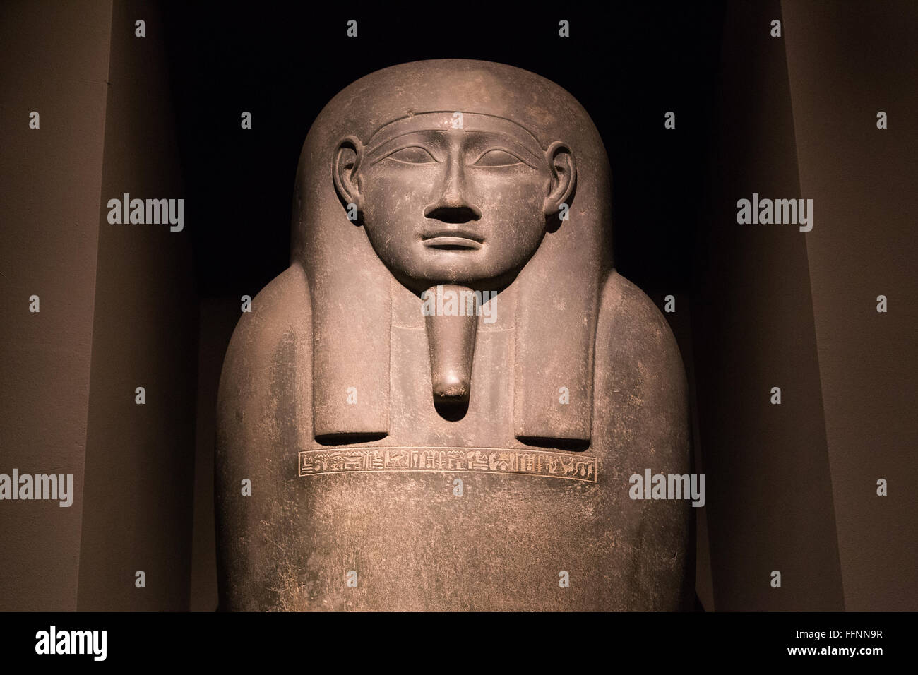 Kopenhagen, Dänemark - 16. Februar 2016: Pharao Statue in der neuen Carlsberg Glyptotek. Stockfoto