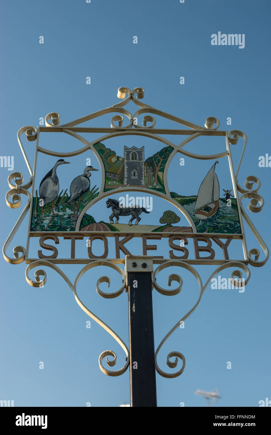 Stokesby Ortsschild, Norfolk, England Stockfoto