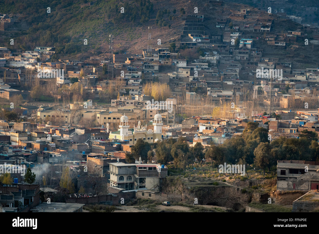 Luftaufnahme der Stadt Mingora im Swat-Distrikt, Pakistan. Stockfoto