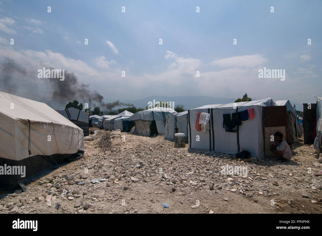 Zelten in einem provisorischen Lager für Überlebende einer Stärke von 7,0 Erdbeben, das Haiti am 12. Januar 2010 schlug in Port-au-Prince Stockfoto