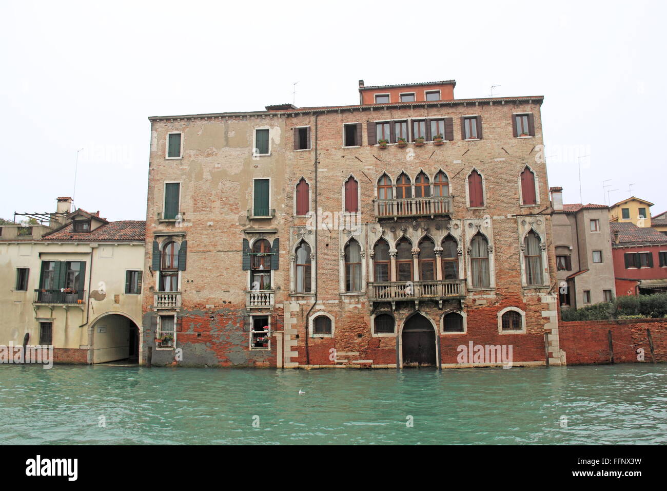 Palazzo Pesaro Papafava, Calle De La Racheta, Canale della Misericordia, Cannaregio, Venedig, Veneto, Italien, Adria, Europa Stockfoto