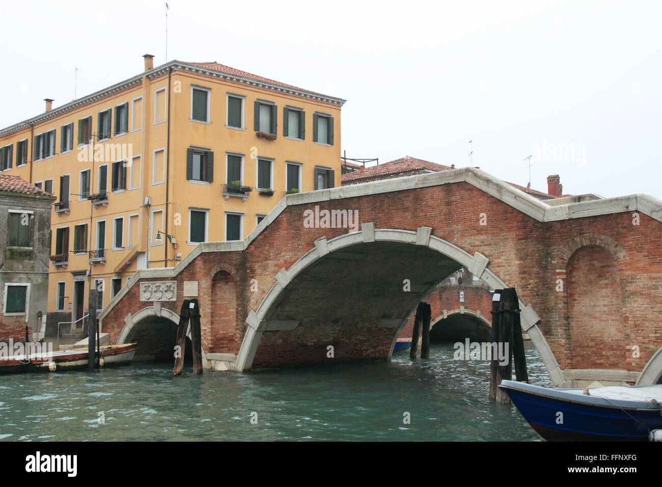 Ponte dei Tre Archi, Fondamenta e Canale di Cannaregio, Cannaregio, Venedig, Veneto, Italien, Adriatic Sea, Europa Stockfoto