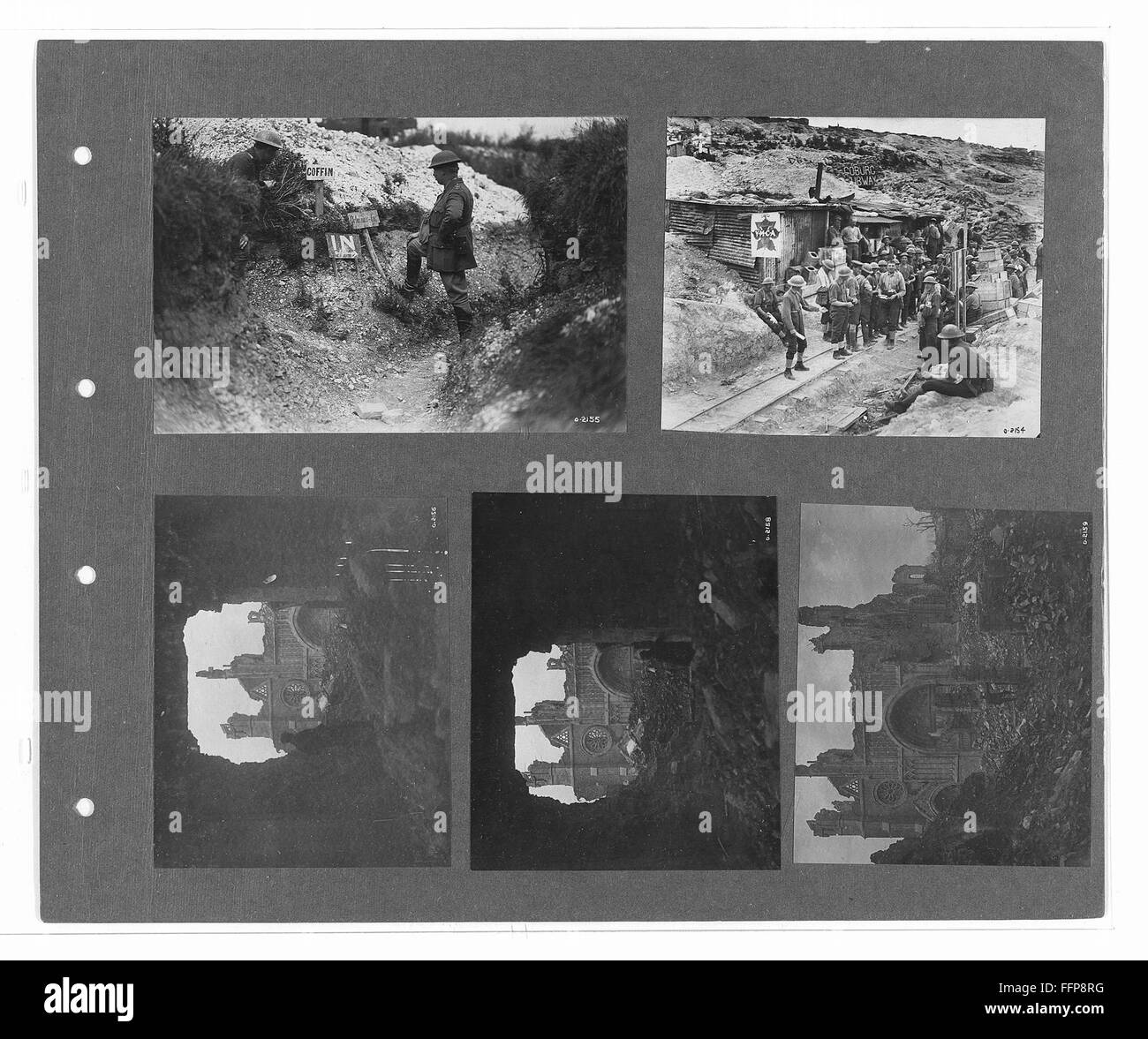 Dies ist Band 3 von „Fund. Canadian Official war Photos“, mit Fotos, die während wichtiger Momente der kanadischen Militärgeschichte aufgenommen wurden. Die Bilder liefern eine visuelle Aufzeichnung bedeutender Ereignisse und Erfahrungen der Soldaten während des Krieges. Stockfoto