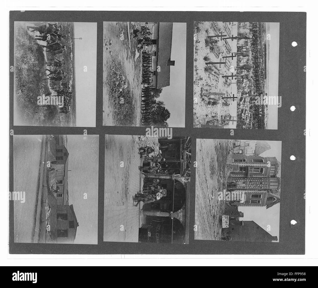 Eine Sammlung offizieller Kriegsfotos aus Kanada, die die Militärgeschichte und die Teilnahme an Konflikten dokumentieren. Band 4 enthält weiterhin bedeutende fotografische Aufzeichnungen über Kanadas Kriegsbeiträge. Stockfoto