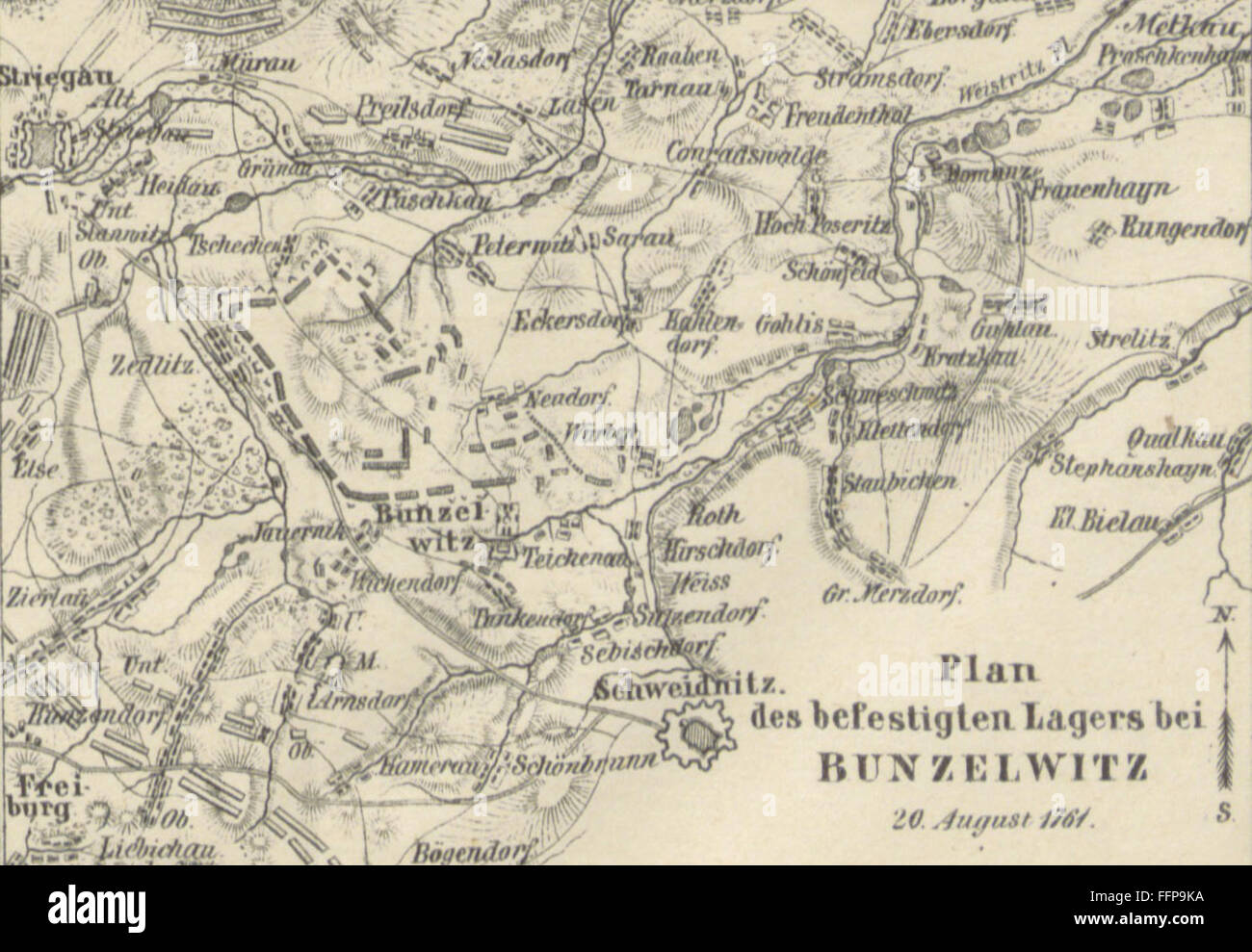 Dieses historische Werk, herausgegeben von Fürst N. S. Galitzin, bietet eine allgemeine Geschichte der Kriege über alle Völker und Zeiten hinweg. Die Sammlung umfasst die wichtigsten globalen Konflikte und untersucht deren Auswirkungen und Evolution im Laufe der Zeit. Stockfoto