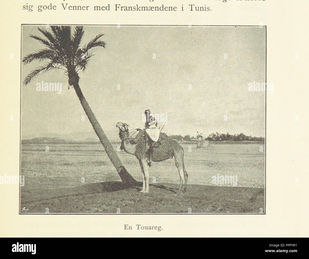 Huleboerne i Syd Tunis erzählt die Erinnerungen des Autors an ihren Aufenthalt beim Kalifa in Matmata, Tunesien. Das Buch bietet Einblicke in das Leben der Troglodyten, Menschen, die in Höhlenwohnungen in der Region leben, und gibt einen Einblick in ihre einzigartige Kultur und Lebensweise. Stockfoto