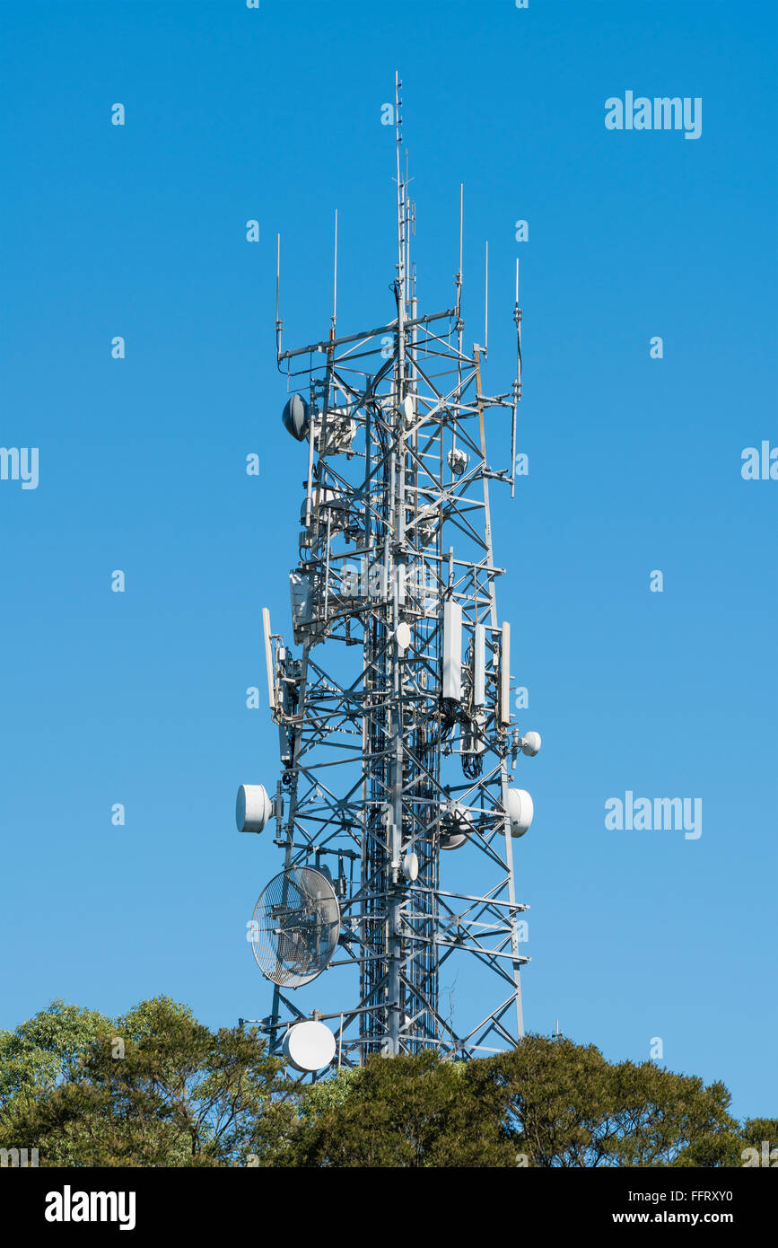 Antenne-Turm auf einem Hügel Stockfoto