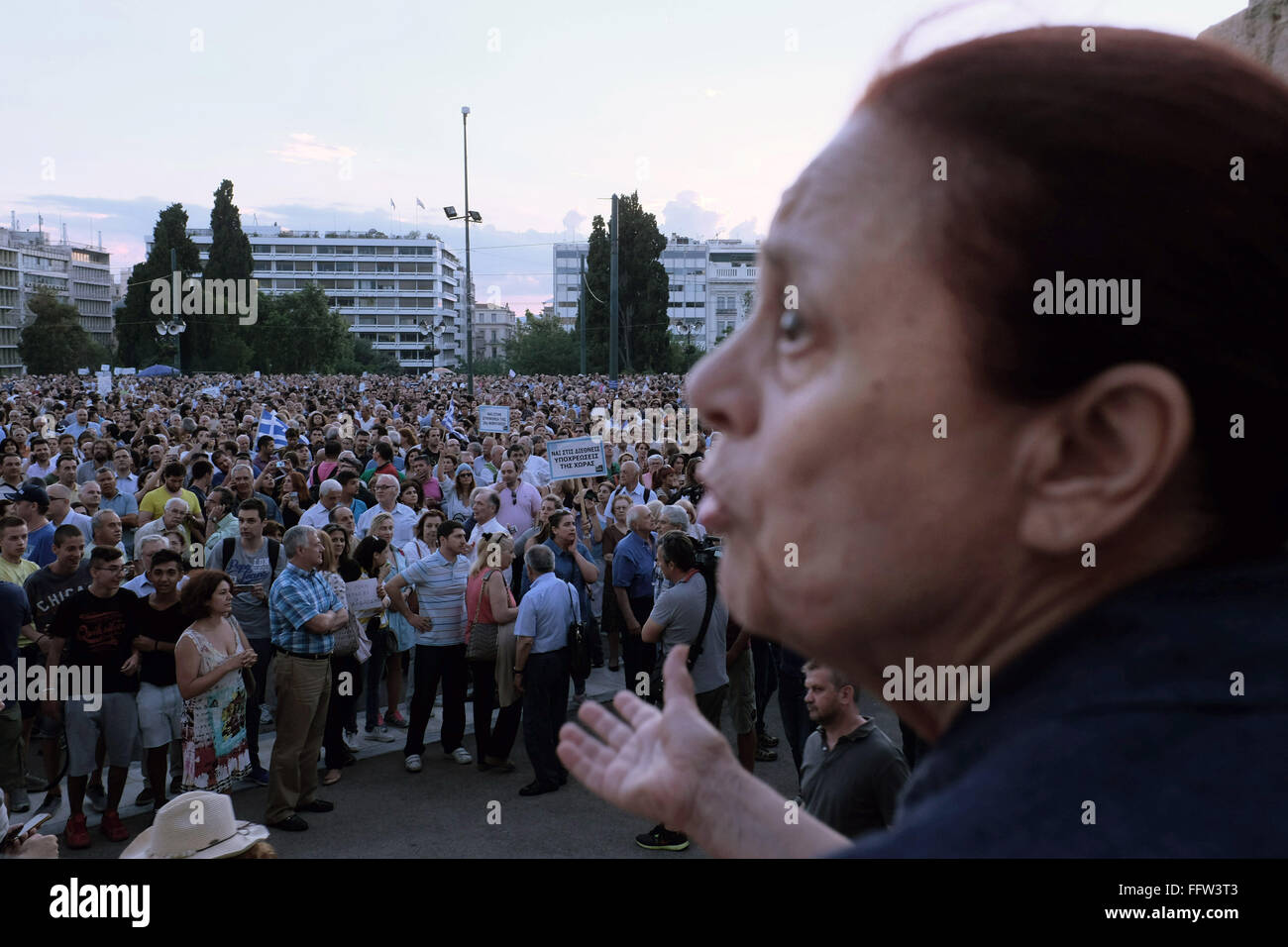 Pro Europa-Demonstration in Syntagma - 18.06.2015 - Griechenland / Attika / Athen - Griechen teilnehmen, in einer proeuropäischen Demonst Stockfoto