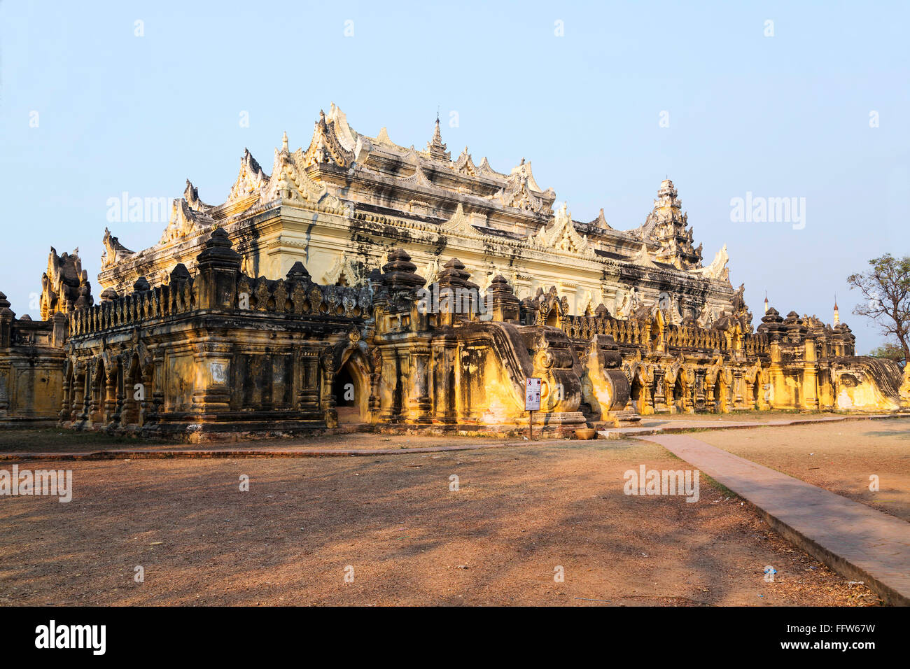 Bon Zan Kloster - Inwa Ava, Birma Stockfoto