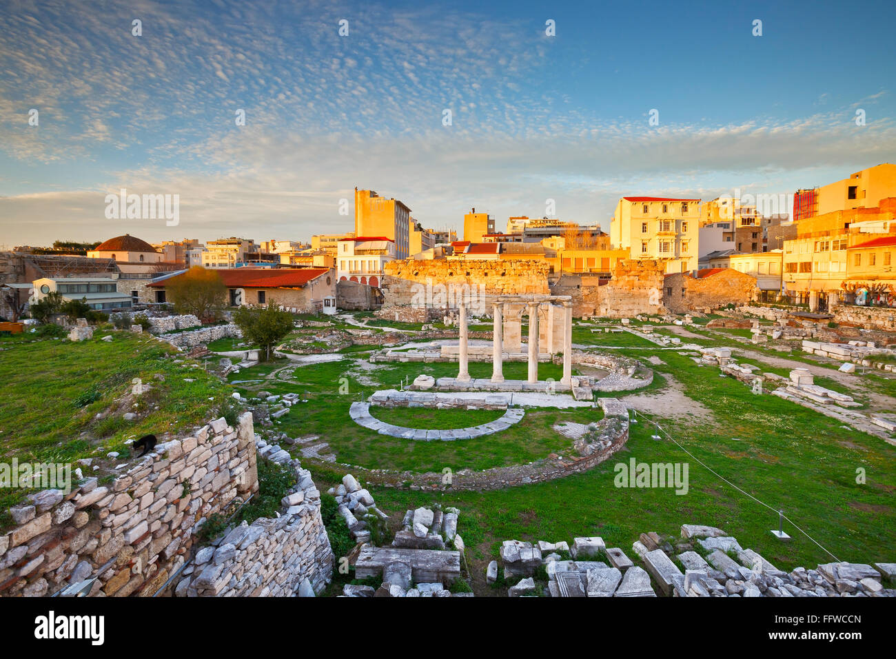 Reste des Hadrian Bibliothek in Plaka in Athen, Griechenland. Stockfoto