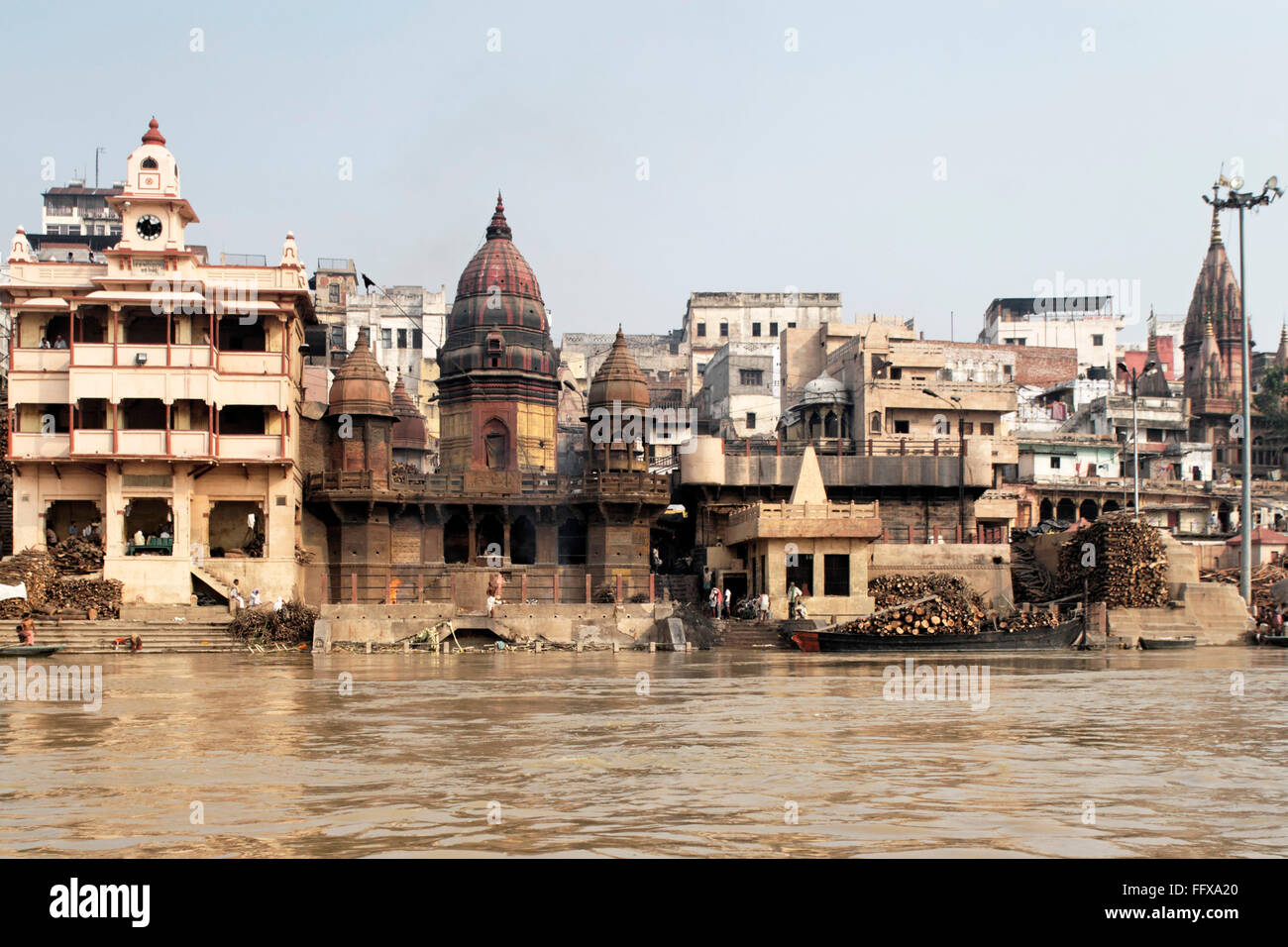 Brennen von Ghat Ghat Ganges in Varanasi, Uttar Pradesh, Indien Stockfoto