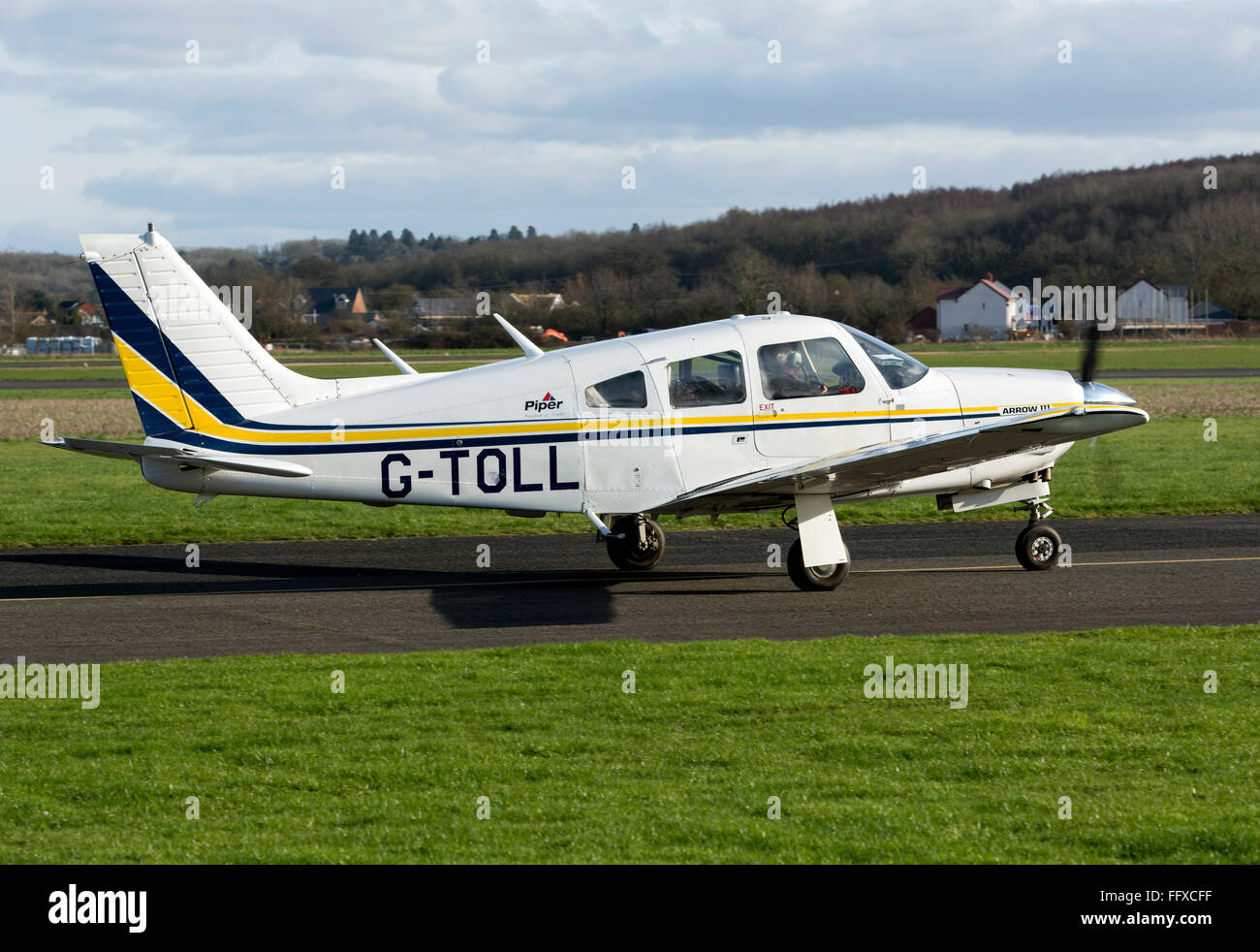 Piper PA-28 Arrow III in Wellesbourne Flugplatz, UK (G-Maut) Stockfoto