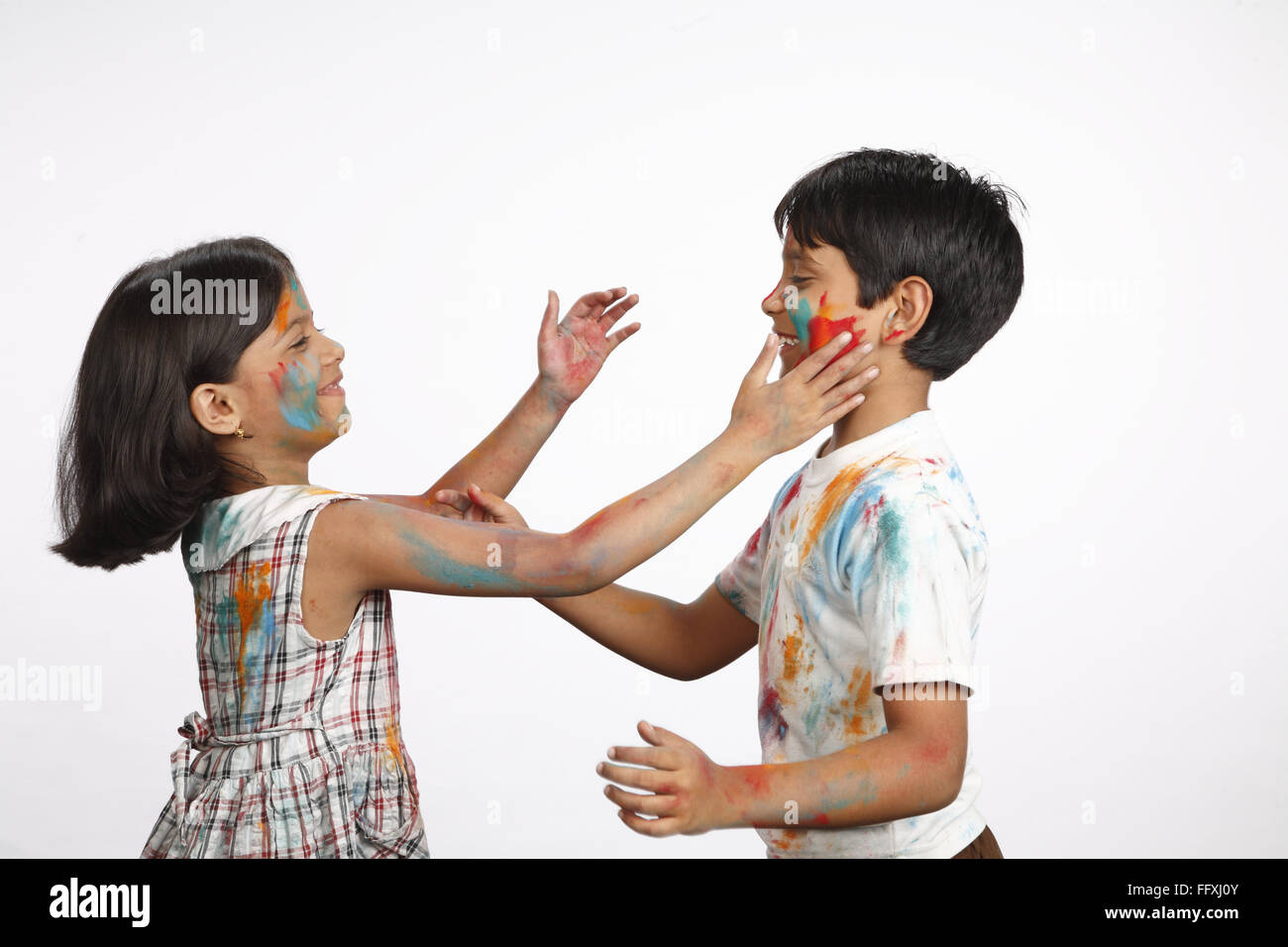 Zehn Jahre alten Jungen achtjährigen Mädchens Wange Herrn #703U 703V Farbe zuweisen Stockfoto