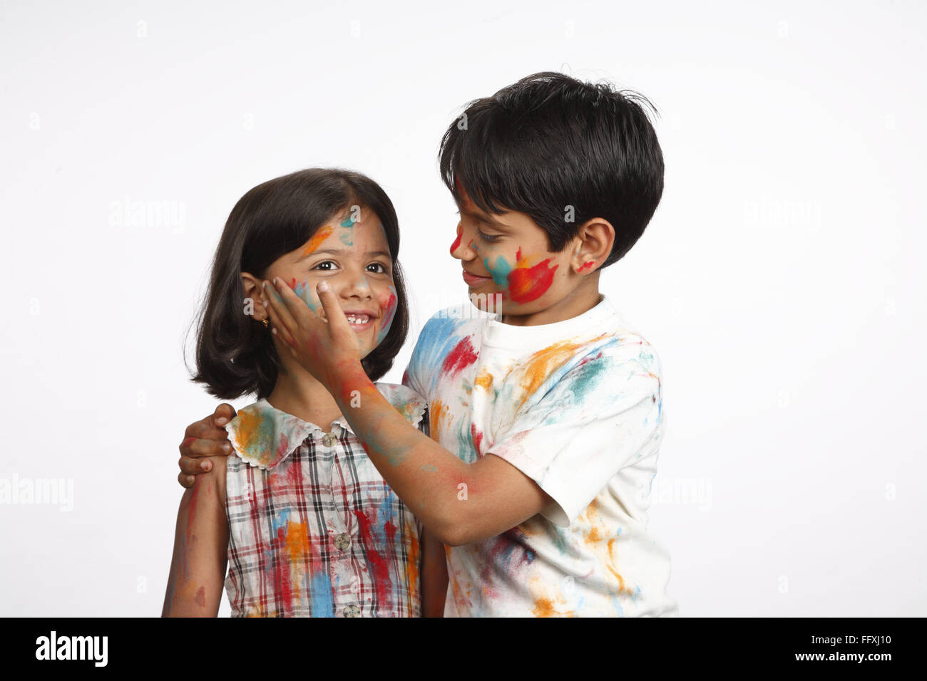 Zehn Jahre alten Jungen achtjährigen Mädchens Wange Herrn #703U 703V Farbe zuweisen Stockfoto