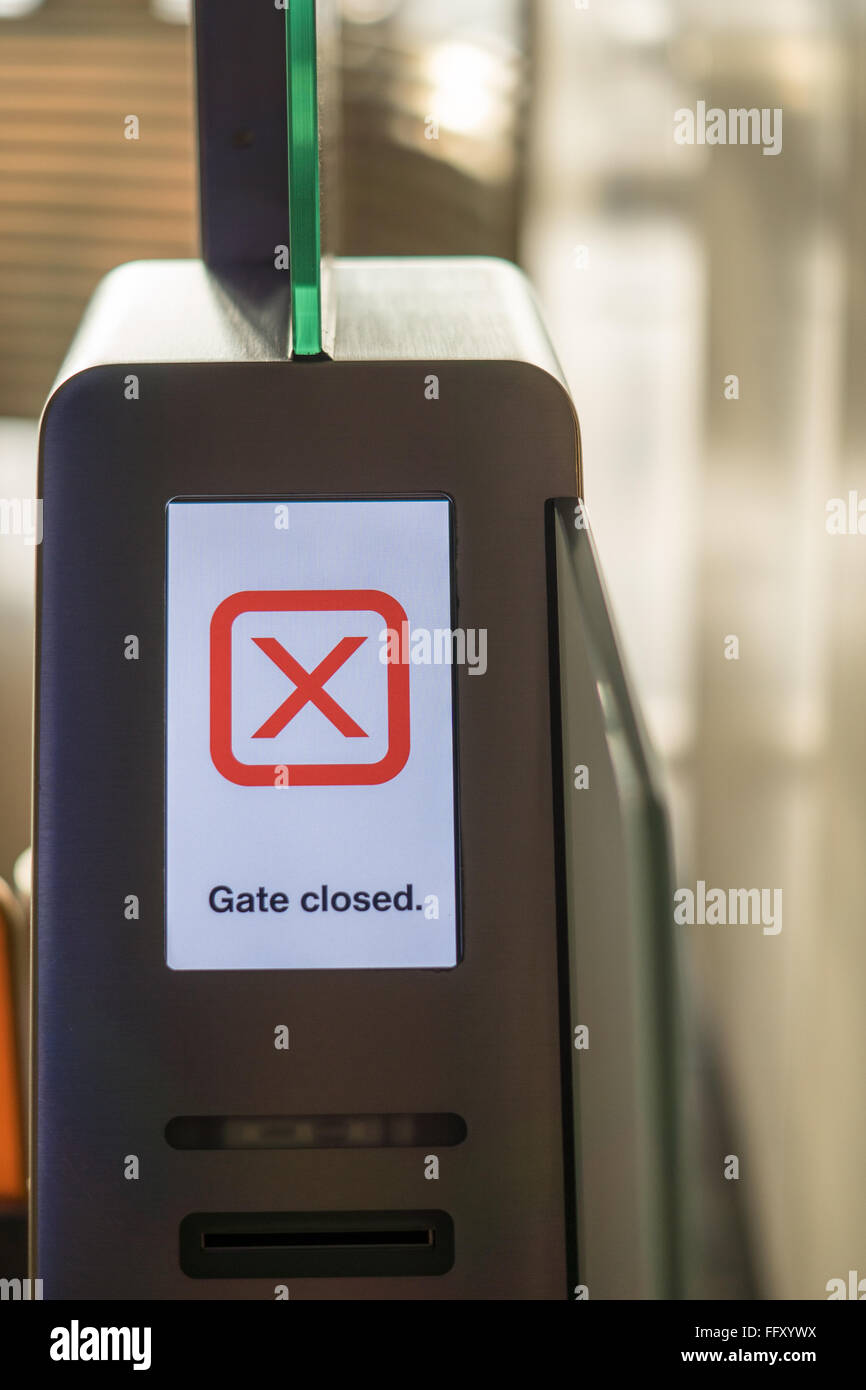 Tor Tor geschlossen Zeichen für die Anzeige der Flughafen geschlossen Stockfoto