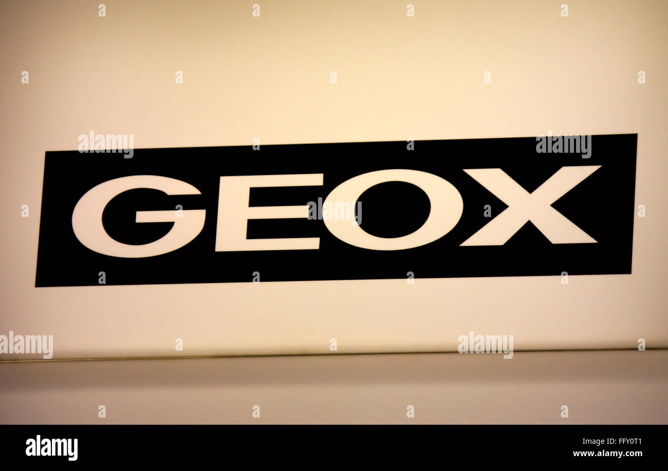 Geox logo -Fotos und -Bildmaterial in hoher Auflösung – Alamy