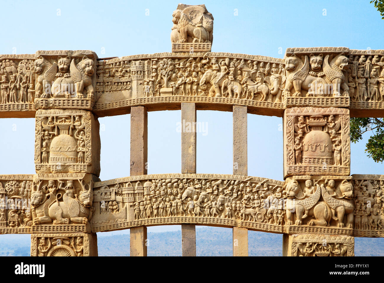 Nahaufnahme der Geschichten von Buddha gesehen auf Innenansicht des westlichen Tor der Stupa 1, Sanchi in der Nähe von Bhopal, Madhya Pradesh Stockfoto