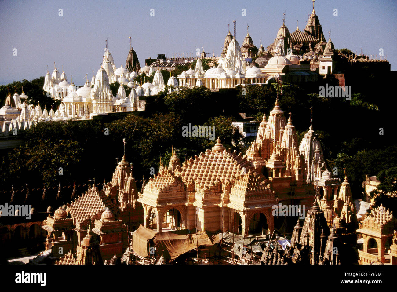 Luftaufnahme von Palitana Jain-Tempel in Gujarat, Indien Stockfoto