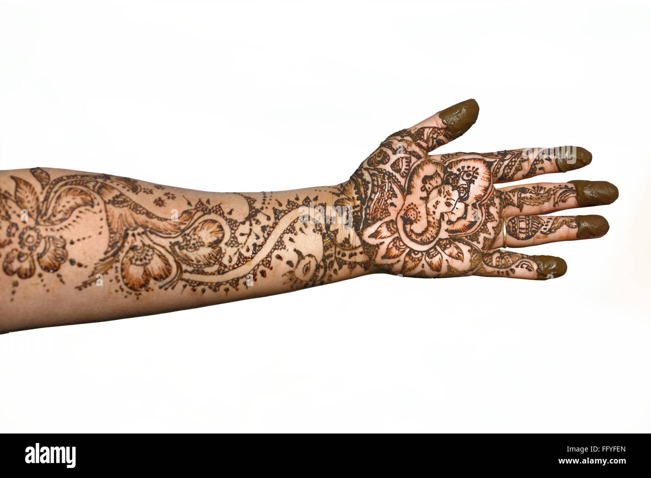 Mehendi auf weibliche Arm und Palmen mit Ganesh Designs angewendet; Indien Stockfoto