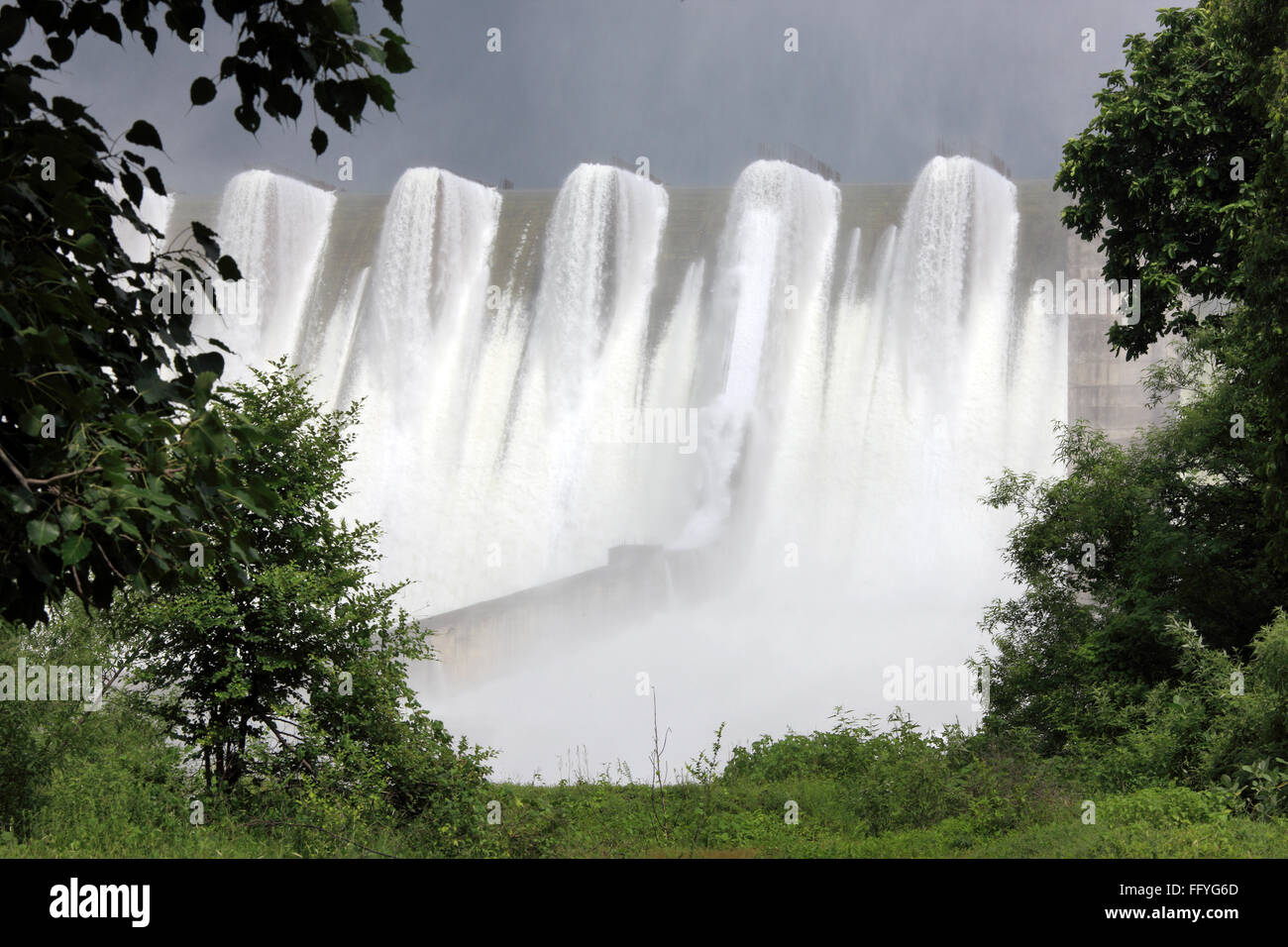 Narmada Fluss-Staudamm in Kevadia Kolonie; Gujarat; Indien Stockfoto