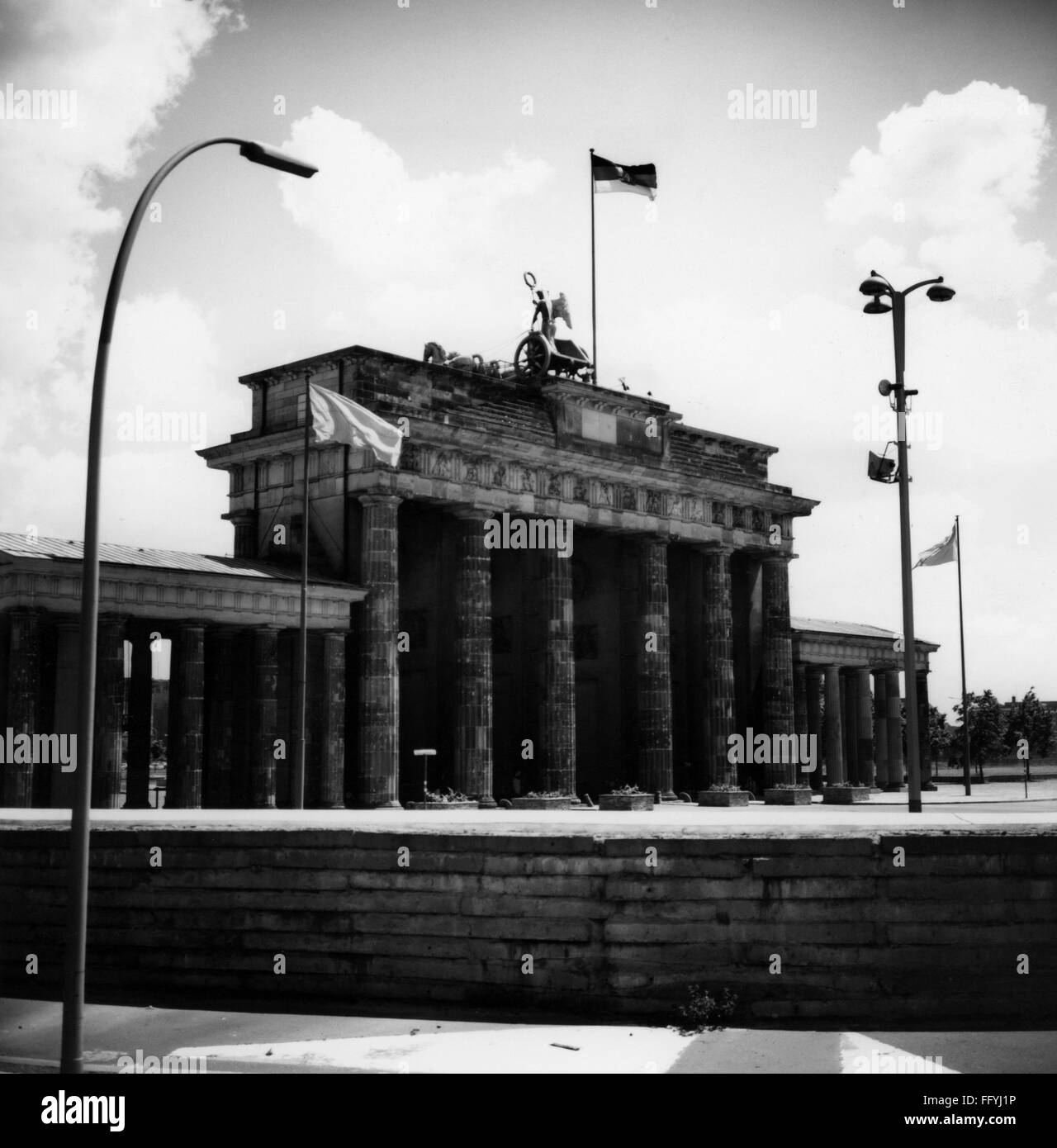 Geographie / Reisen, Deutschland, Berlin, Brandenburger Tor, Westseite mit Berliner Mauer, 1970, Additional-Rights-Clearences-not available Stockfoto