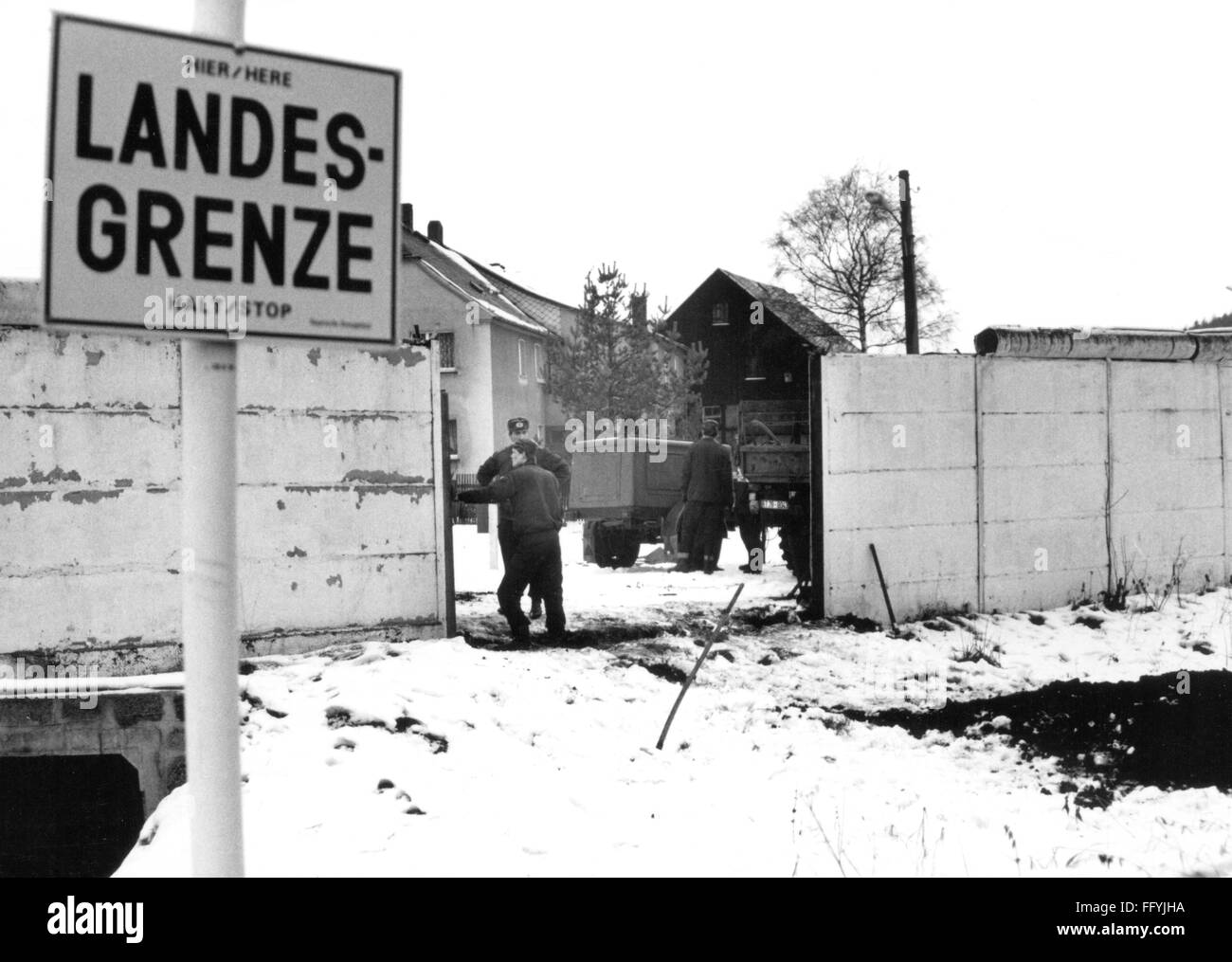 Grenzen, innerdeutsche Grenze, Öffnung der Grenze in Mödlareuth, 7.12.1989, Zusatz-Rechte-Clearences-nicht vorhanden Stockfoto