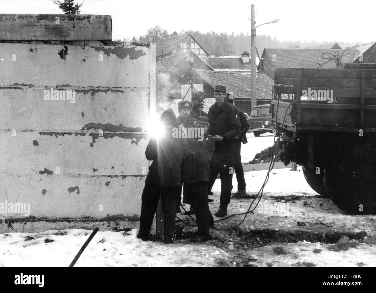 Grenzen, innerdeutsche Grenze, Öffnung der Grenze in Mödlareuth, 7.12.1989, Zusatz-Rechte-Clearences-nicht vorhanden Stockfoto