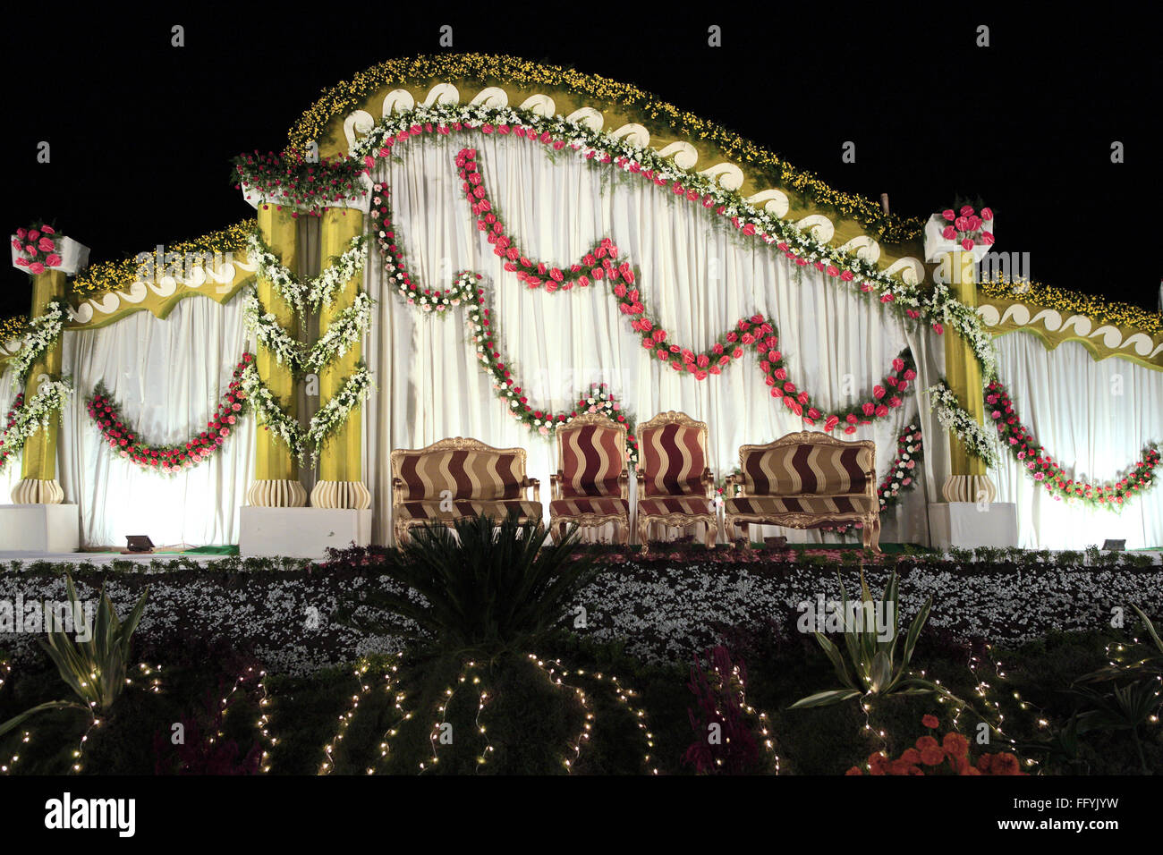 Indische Hochzeit Empfang Dekoration Mit Blumen Indien Stockfotografie Alamy