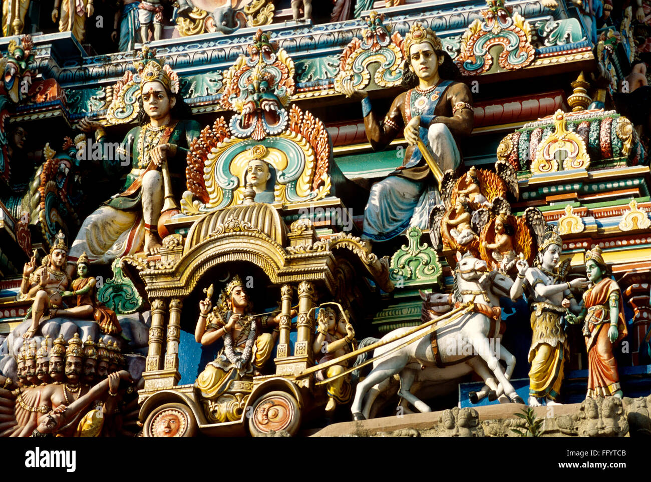 Götter und Göttinnen Zahlen über Kapaleeswarar Tempel; Mylapore; Madras Chennai; Tamil Nadu; Indien Stockfoto