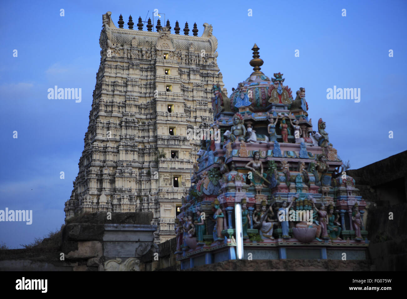 Tempel-Korridor von Sri Ramanathaswamy Tempel zwölf Jyotir Lingas Rameswaram kleine Insel im Golf von Mannar Tamil Nadu Stockfoto