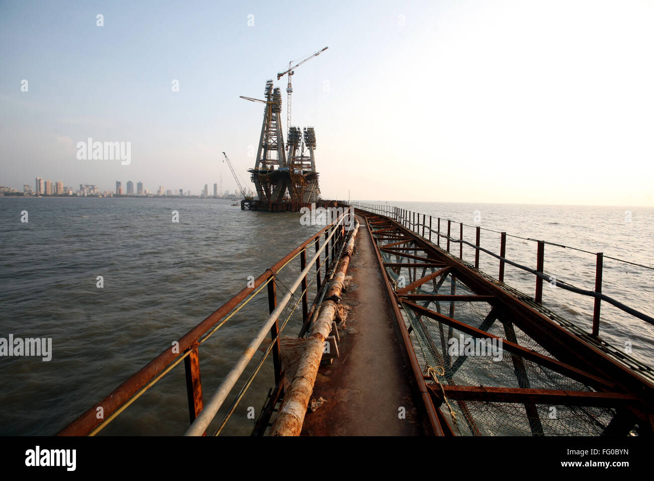 Die Baustelle der Bandra Worli Sea Link am Arabischen Meer im westlichen Vorort von Bombay jetzt Mumbai, Maharashtra Stockfoto